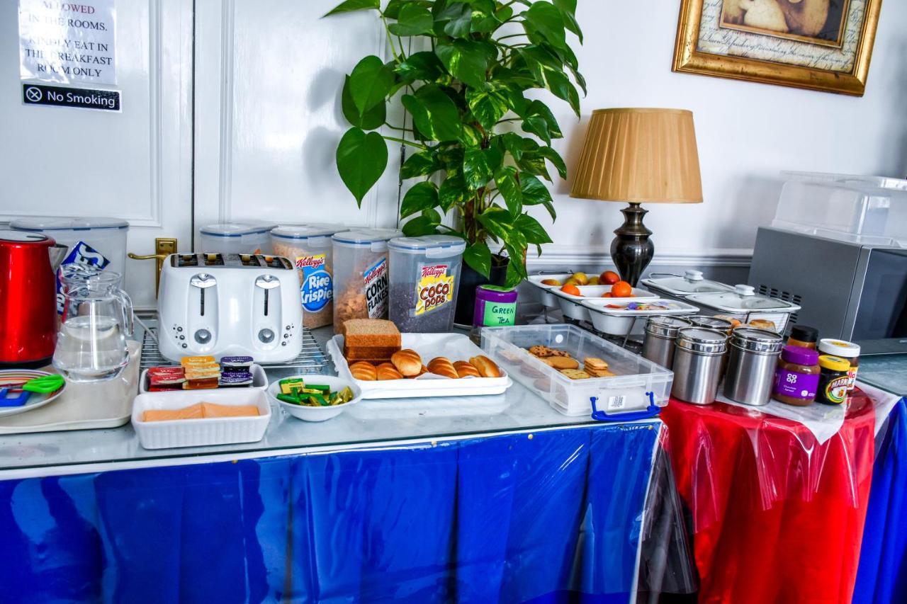 Gatwick Castle B&B Horley Dış mekan fotoğraf