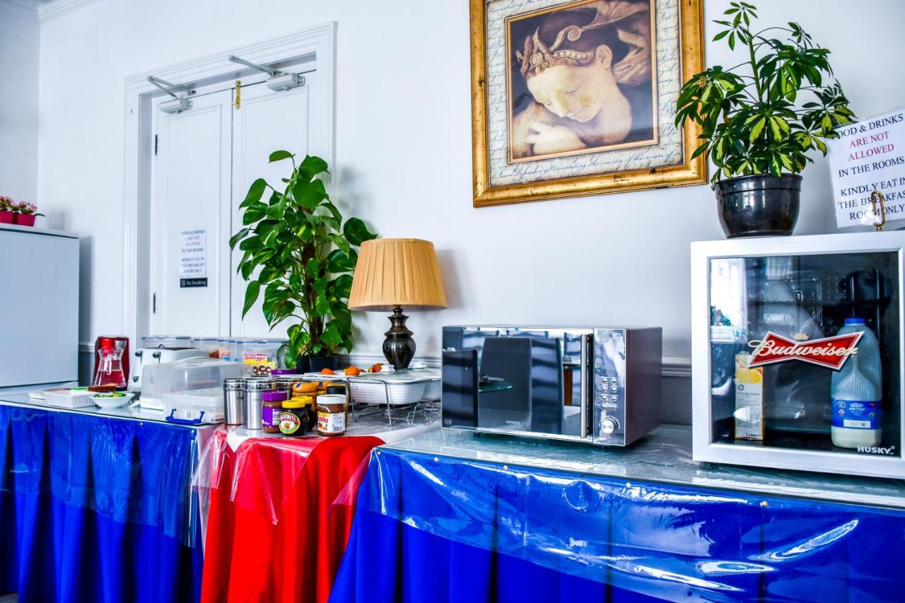 Gatwick Castle B&B Horley Dış mekan fotoğraf