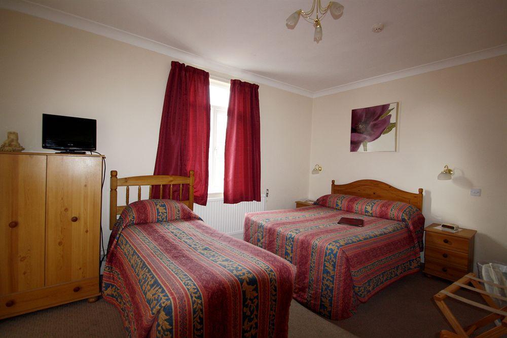 Gatwick Castle B&B Horley Dış mekan fotoğraf