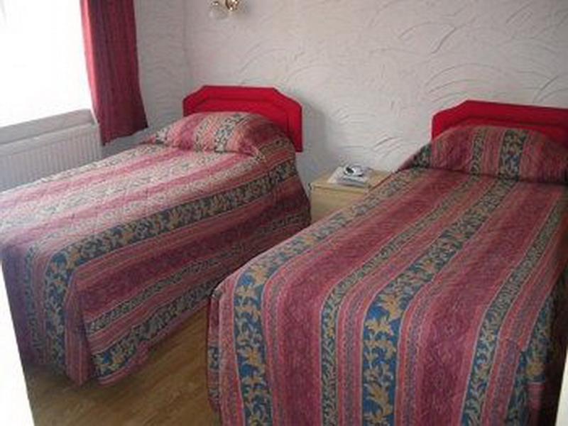 Gatwick Castle B&B Horley Dış mekan fotoğraf