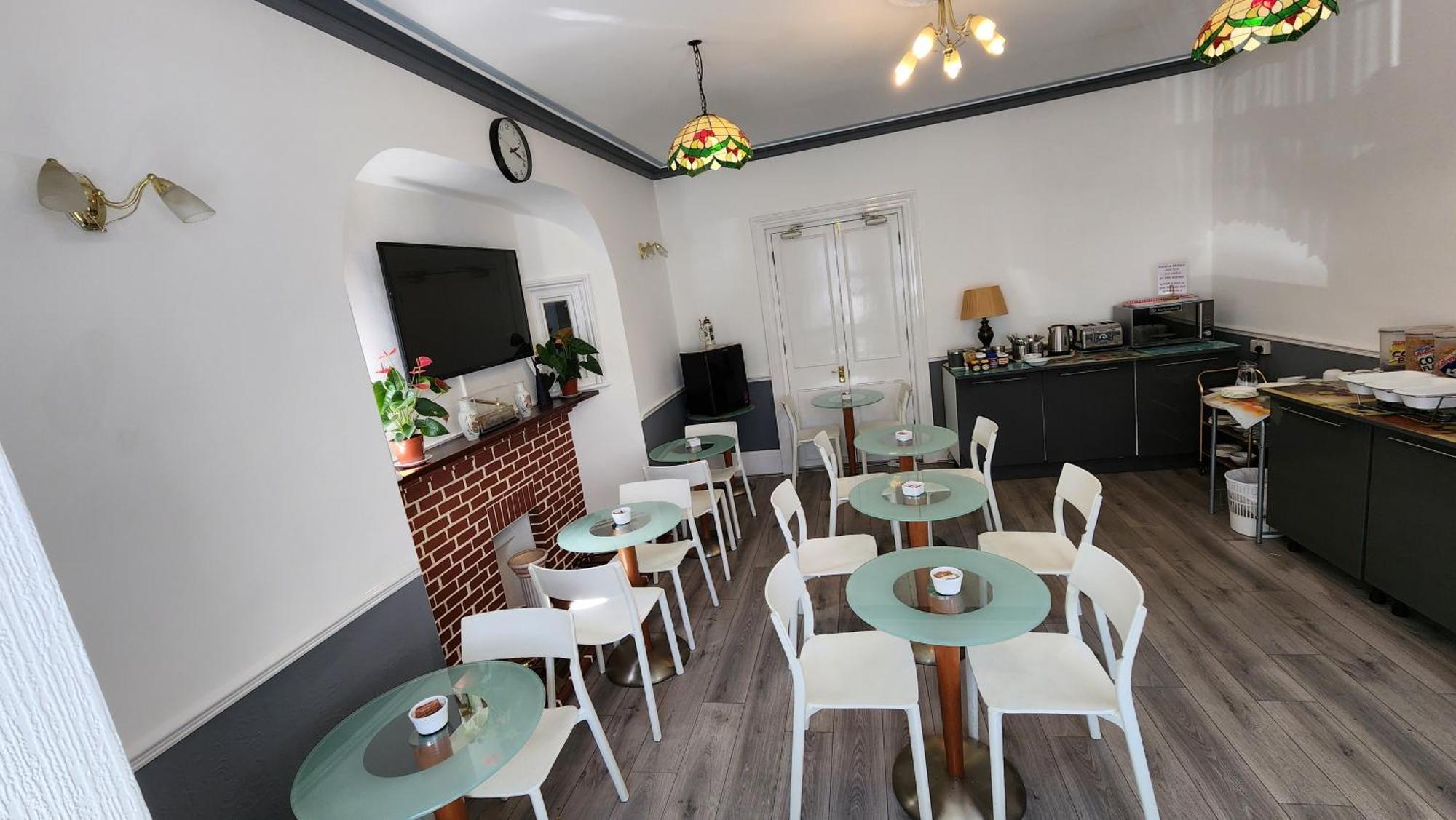 Gatwick Castle B&B Horley Dış mekan fotoğraf