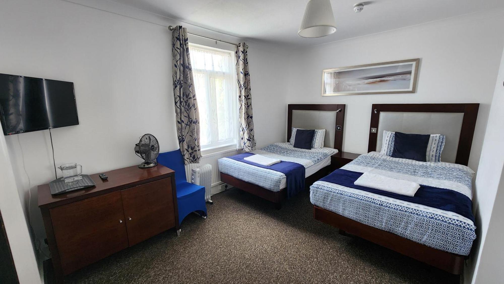 Gatwick Castle B&B Horley Dış mekan fotoğraf