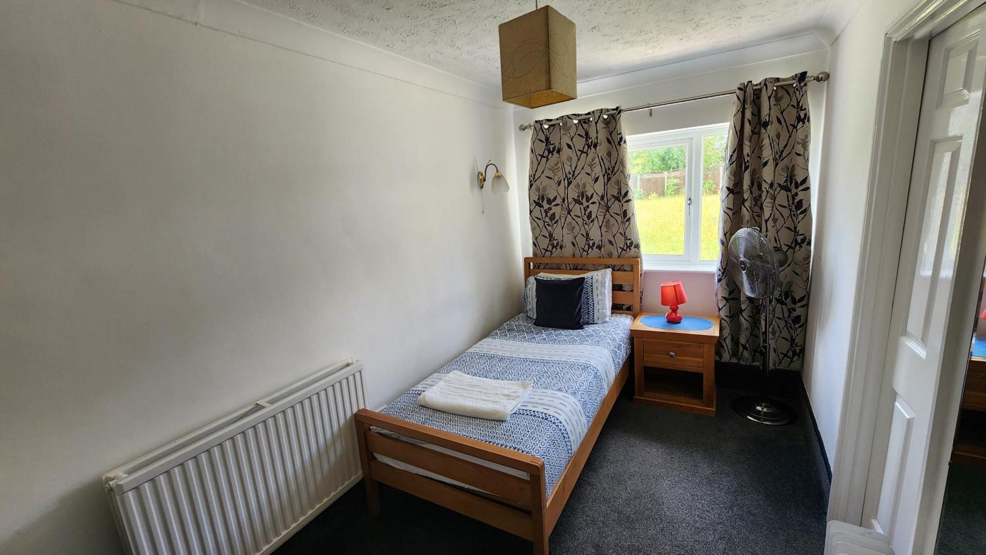Gatwick Castle B&B Horley Dış mekan fotoğraf